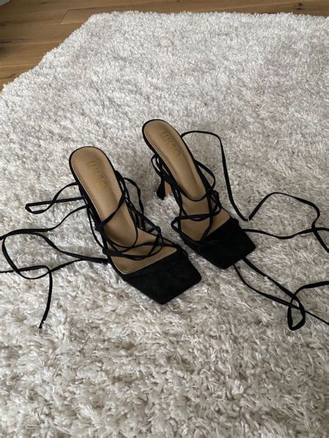 high heels zum schnüren schwarz